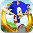 Derzeit im Appstore unter den beliebtesten Downloads der Freeware: Sonic Dash. Der kleine Igel mit der schicken blauen Frisur ist auf dem iPhone / iPod bzw. iPad zurück und jagt wie auch schon in seiner Vergangenheit die goldnen Ringe bzw. sammelt diese. Natürlich nun in schickem 3D und nicht mehr wie früher in 2D. Als Schmankerl gibt’s von den Machern täglich neue Herausforderungen, die es zu meistern gilt. Übrigens lässt sich nicht nur als Sonic spielen, sondern auch als Tales, Knuckels oder Amy (Sonics Freunde, für alle, die den kleinen Igel [was ich ja gar nicht glauben mag] nicht kennen). Tweet